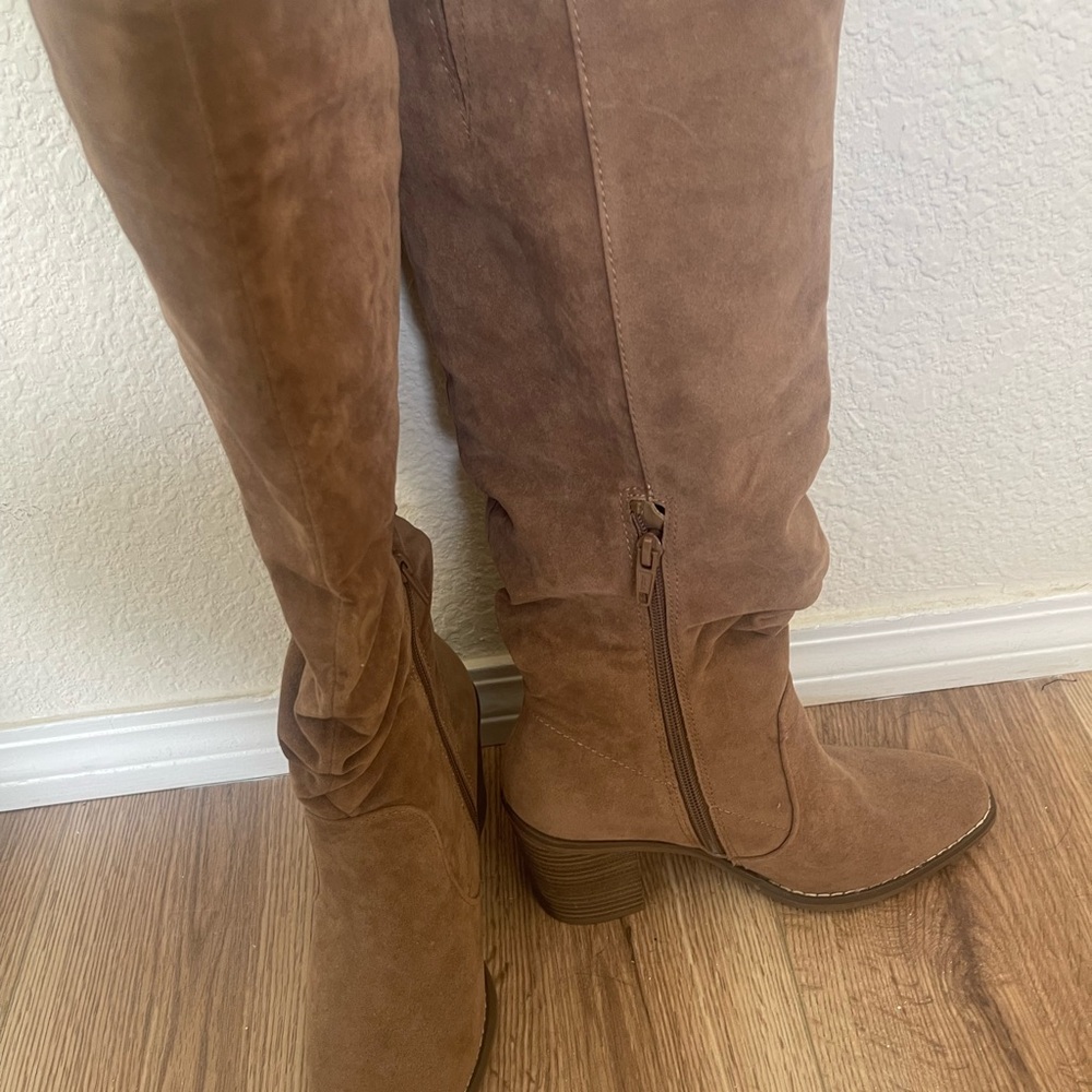 Women's Tan Knee-High Boots